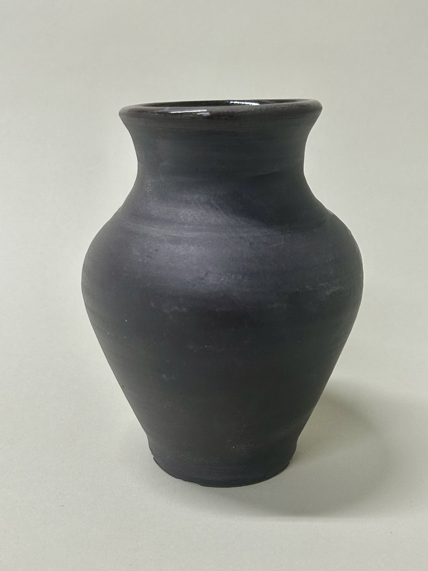 Black vase II